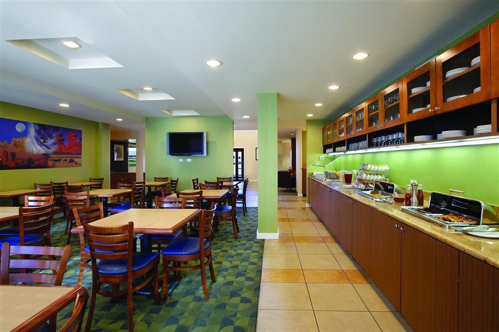 Hyatt House - University Village Colorado Springs Ristorante foto
